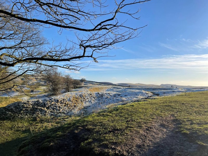 approaching-grinlow-tower-solomons-temple-buxton