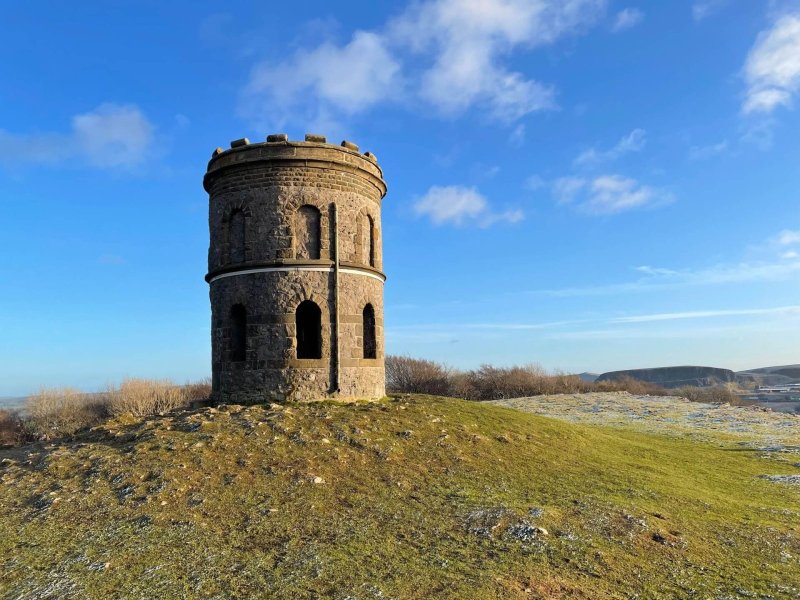 solomons-temple-grinlow-tower-up-close-buxton