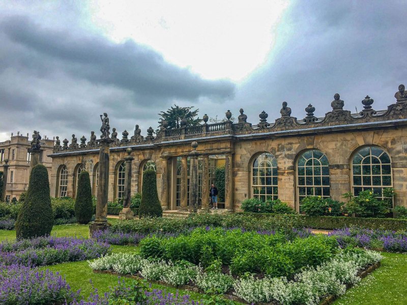 formal-gardens-chatsworth-house