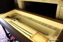 Percussion-rifle-by-Samuel-Ebrall-of-Shrewsbury-made-of-steel-salnut-and-horn-in-Attingham-Park