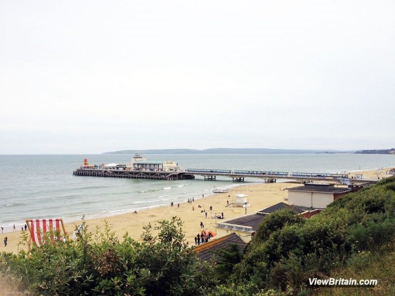 giant-beach-chair-at-bournemouth-beach