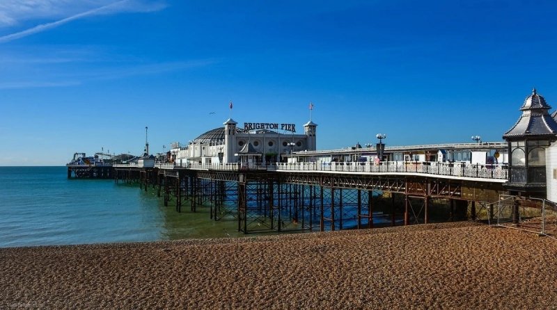 brighton-pier-on-a-sunny-morning