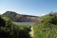 Approaching-the-Chapmans-Pool-descending-from-the-hill-walk