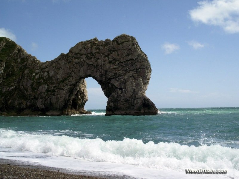 Durdle-Door-Limestone-Arch-Lulworth-Dorset-England-min