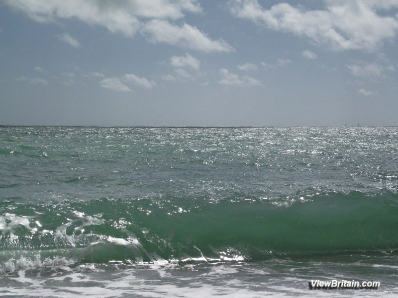 waves-at-durdle-door-crystal-clear-water-quality-Rated-Excellent