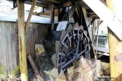 Overshot-wheel-system-at-Finch-Foundry
