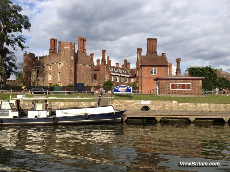 Hampton-Court-Palace-Landing-Stage