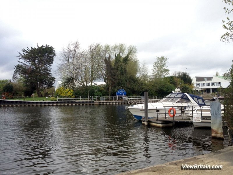 Ravens-Ait-Kingston-Surrey-UK