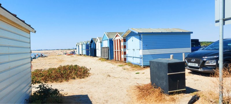 hayling-island-beach-huts-viewbritain