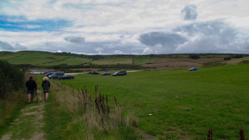 Kimmeridge_bay-car-park-walk-to-beach