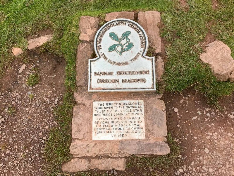 brecon-beacons-was-given-to-national-trust-by-eagle-star-insurance-company-in-1965-plaque.jpg