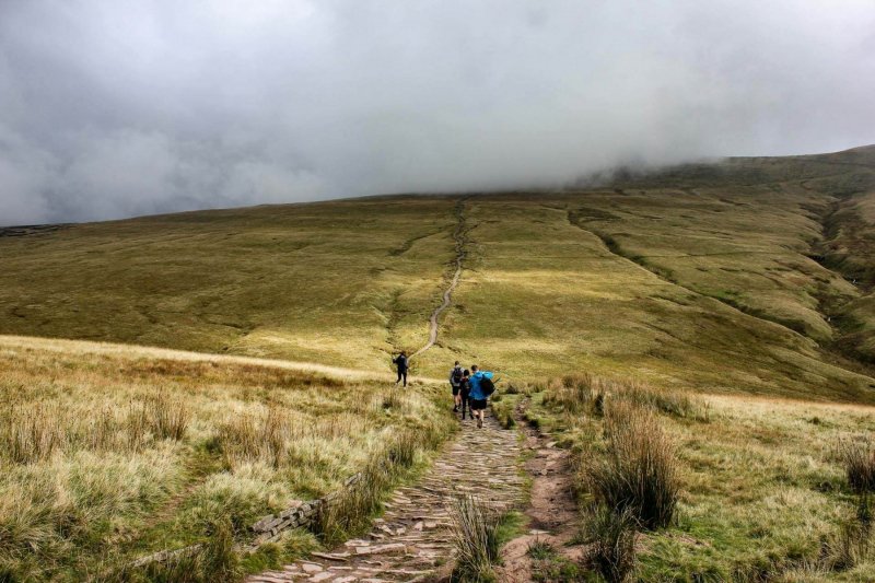 dramatic-clouds-climbing-pen-y-fan-mountain-brecon-beacons
