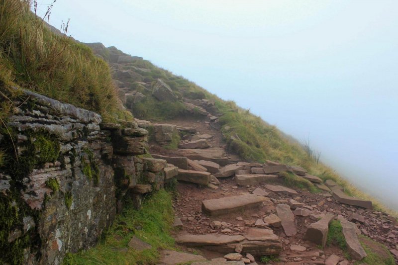 final-walk-up-to-corn-du-peak-mountain