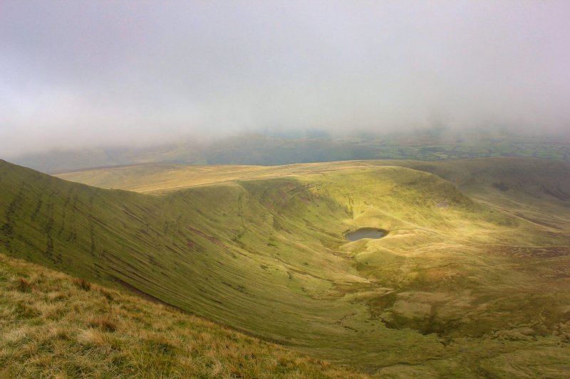 glacial-lake-Llyn-Cwm-Llwch-pen-y-fan