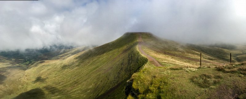 panoramic-views-of-pen-y-fan-mountain-brecon-beacons-wales