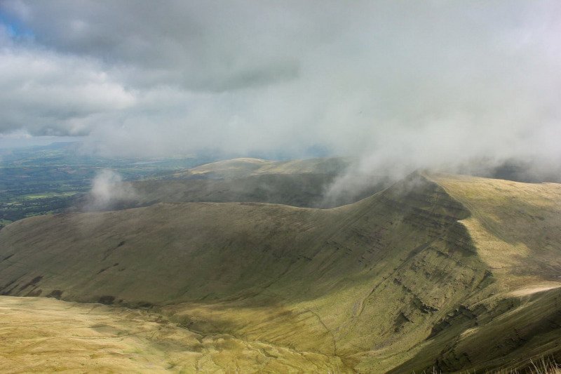 view-of-brecon-beacons-from-pen-y-fan-mountain-2