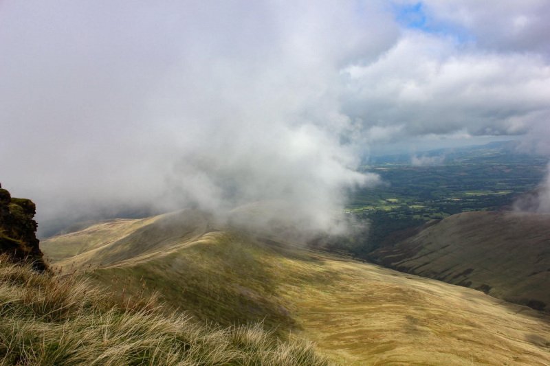 view-of-brecon-beacons-from-pen-y-fan-mountain-3