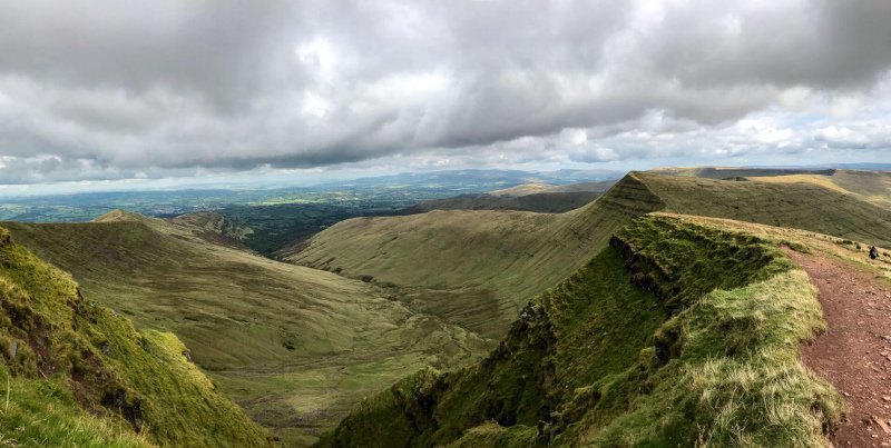 view-of-cribyn-peak-from-pen-y-fan-mountain