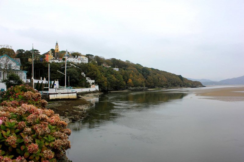 hotel-portmeirion-coastline