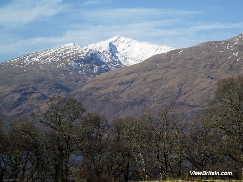 Views-of-the-mountains-in-the-Scenic-drive-to-Oban-Scotland