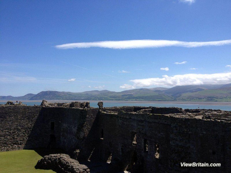Beaumaris-Castle-Overlooking-Snowdonia-National-Park