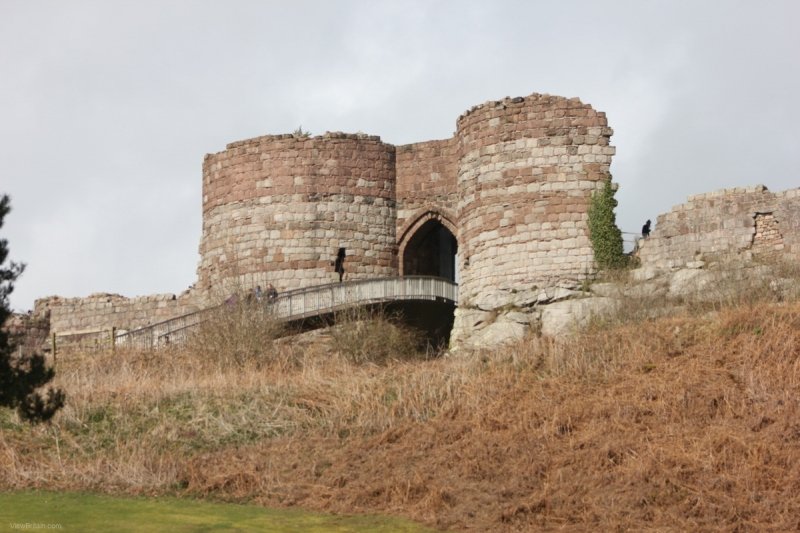 1_bridge-over-rock-cut-ditch-protecting-inner-ward-at-beeston-castle