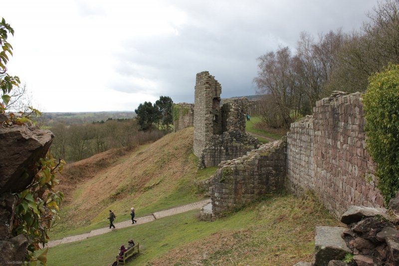 1_outer-ward-approach-at-beeston-castle