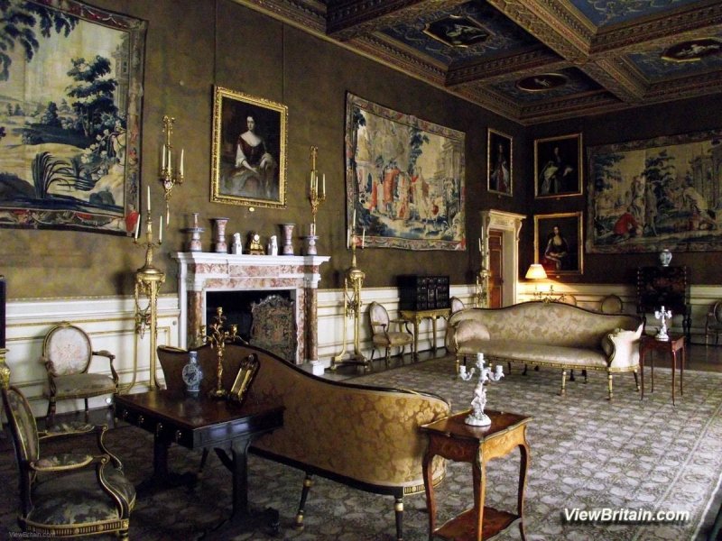Gentlemens-after-dinner-cigar-room-Chirk-Castle-Wales