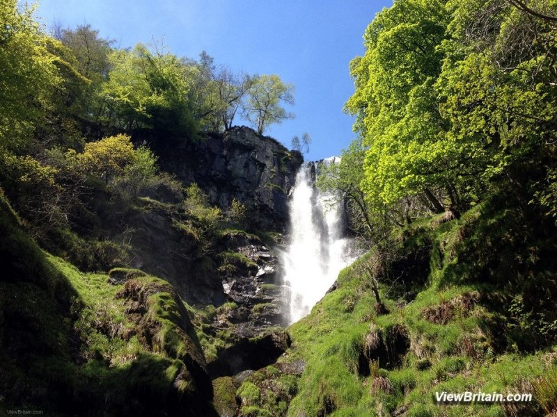 Pistyll-Rhaeadr-Waterfall-upclose-Powys-Wales
