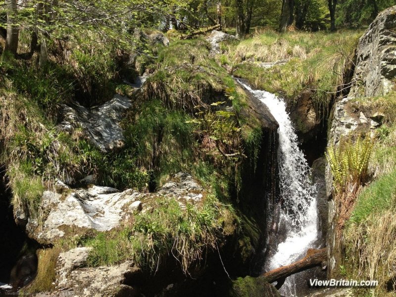 Streams-feeding-into-Pistyll-Rhaeadr-Waterfall-Wales