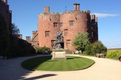 powis-castle-inside-the-court-yard-and-sculpture