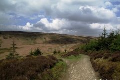 The-walk-from-car-park-at-Worlds-End-Wales