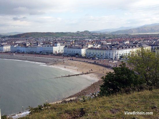 View-of-Llandudno-Beach-and-Town