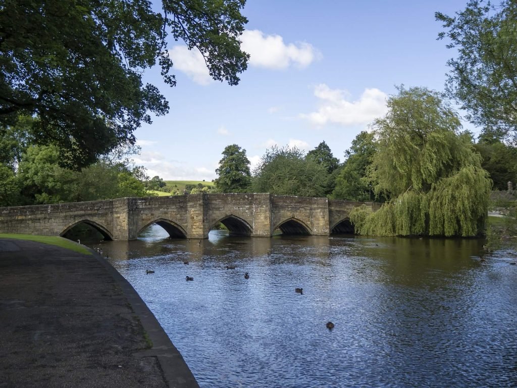 Bakewell-Grade-1-listed-stone-arch-bridge-over-river-wye-derbyshire