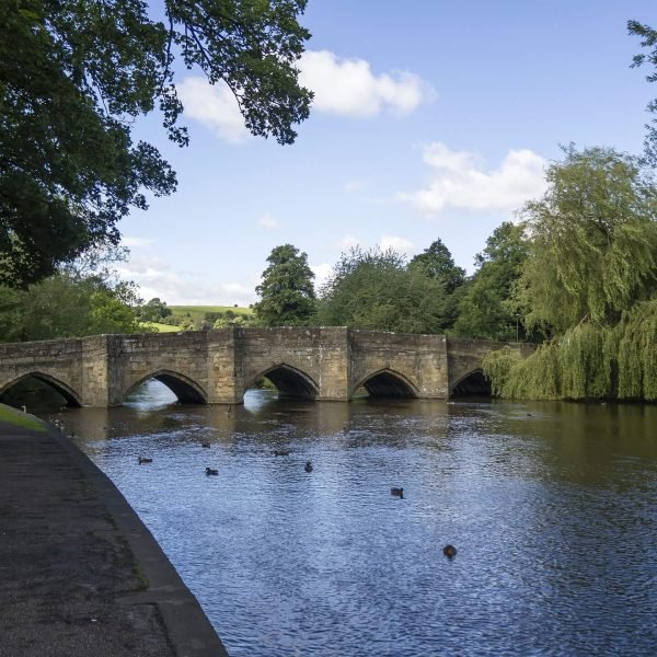 Bakewell-Grade-1-listed-stone-arch-bridge-over-river-wye-derbyshire