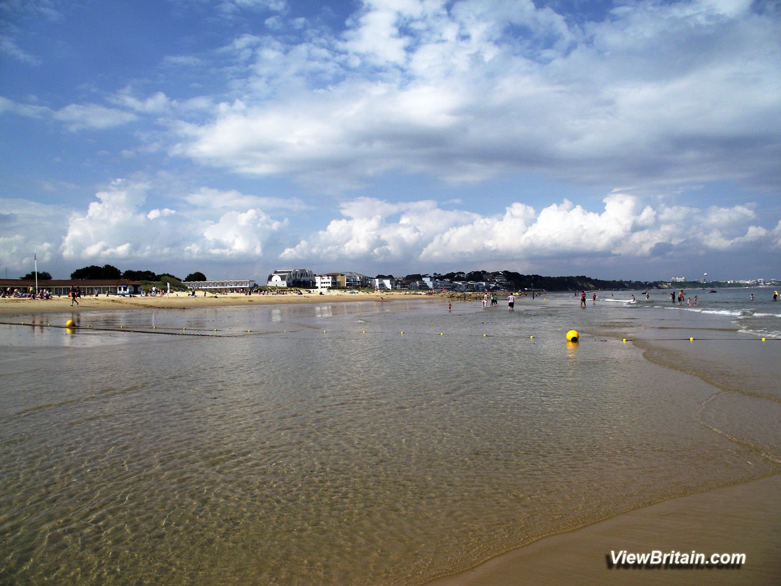 Read more about the article Poole Sandbanks Beach – Tourist Information, Pictures and Things to do in Poole