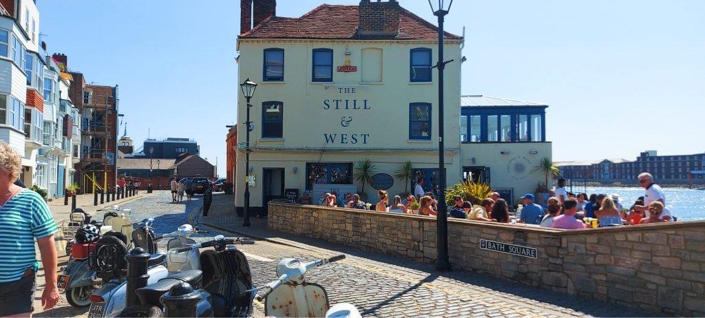 Still-and-west-pub-portsmouth-viewbritain