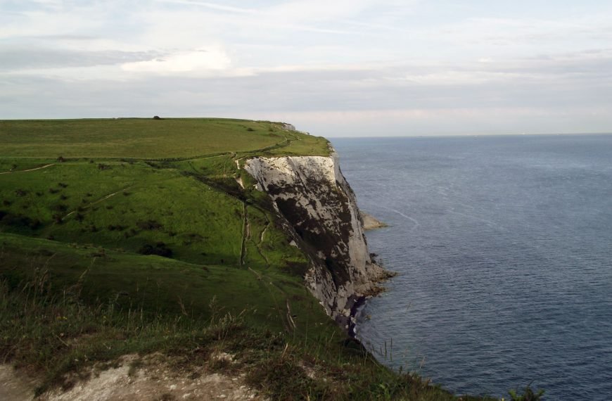 View-of-White-chalk-Cliffs-of-Dover-England