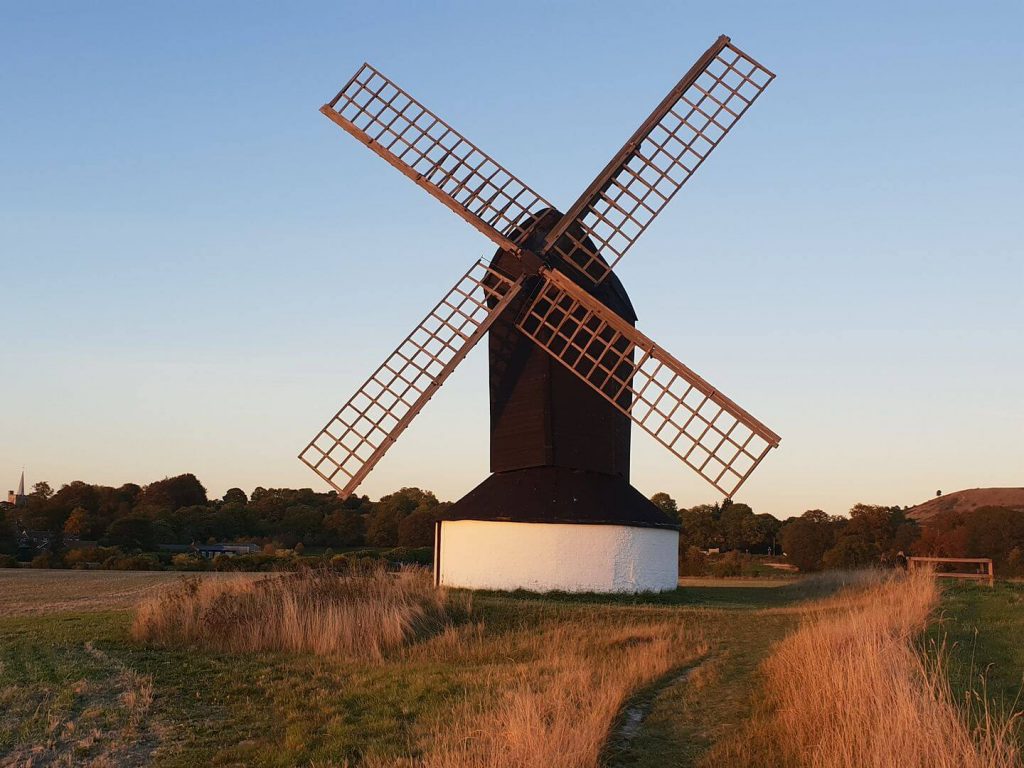 View_of_Pitstone_Windmill