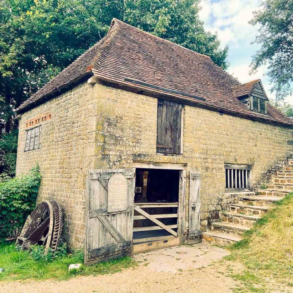 Weald-and-downland-living-museum-old-cottage