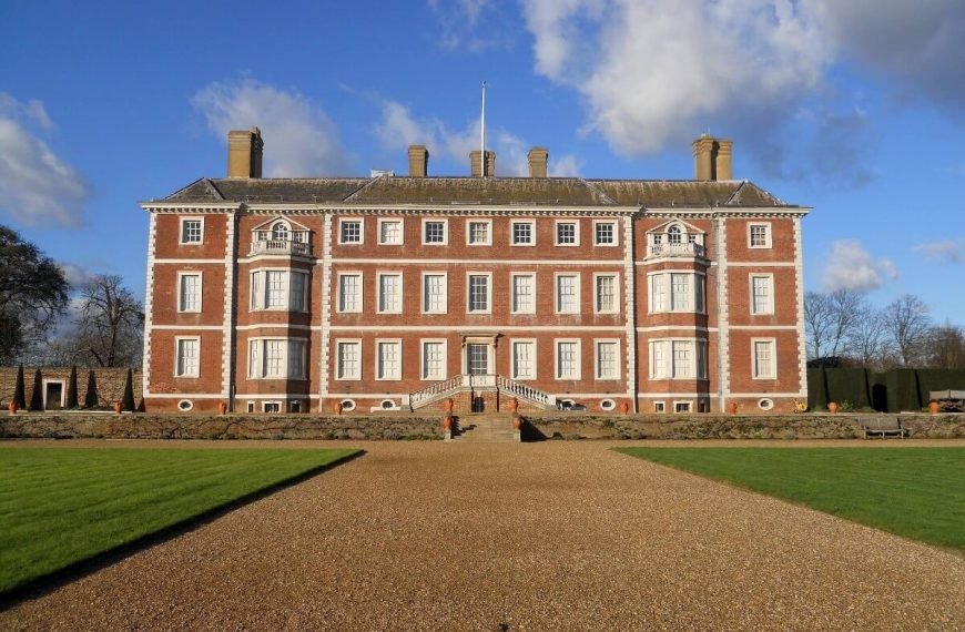 ham-house-london-main-house-1200px