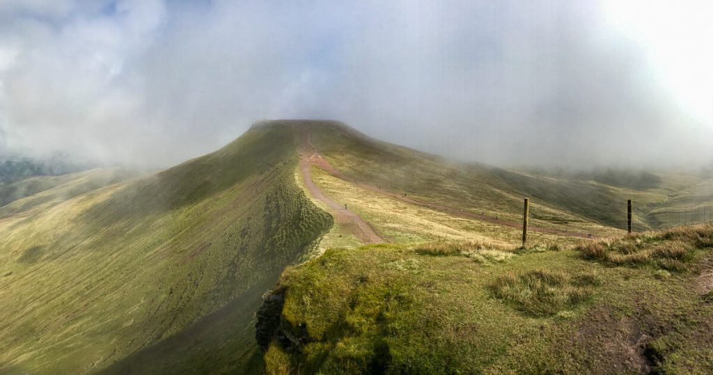 panoramic-views-of-pen-y-fan-mountain-brecon-beacons-wales-2