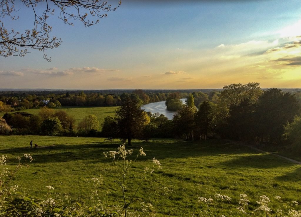 panoramic-views-of-river-thames-before-sunset-richmond-london