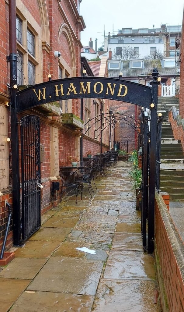 quiet-alleys-in-whitby