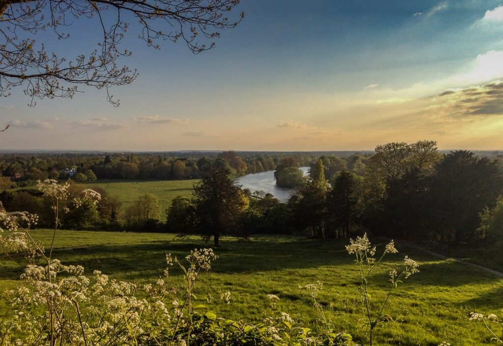 sunset-view-of-river-thames-richmond-panoramic-from-terrace