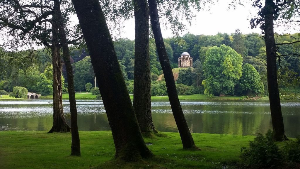 view-of-bridge-and-temple-of-apollo-Stourhead-house