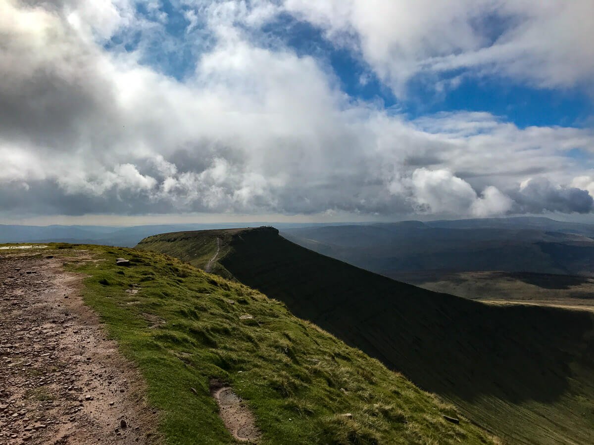 Read more about the article A Guide to Climbing Corn DU and Pen y Fan Mountains
