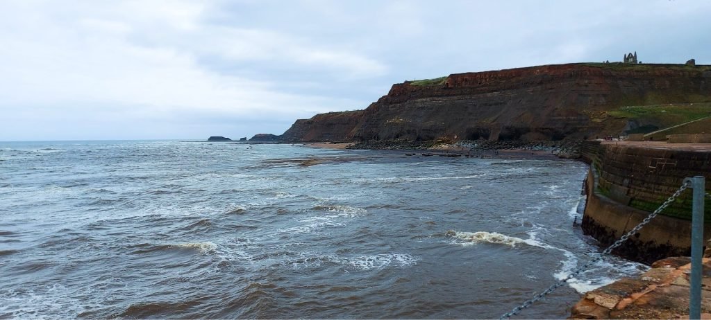 view-of-the-north-sea-whitby-viewbritain.com