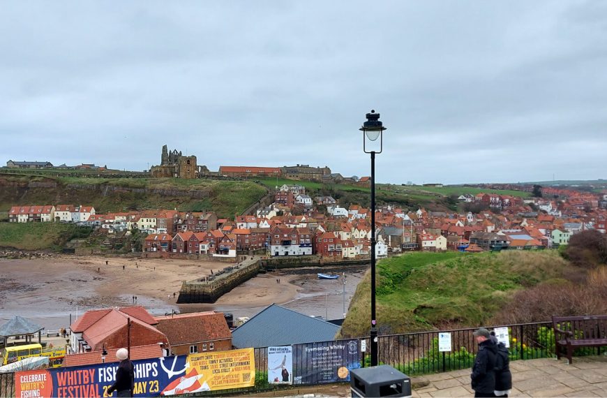 views-of-whitby-abbey-whitby-viewbritain.com