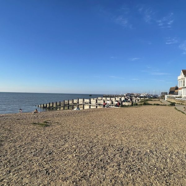 whitstable-pebble-beach